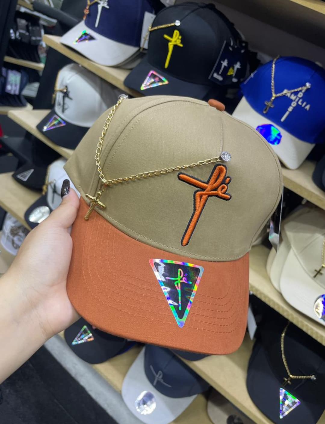 Gorras fe con cadena