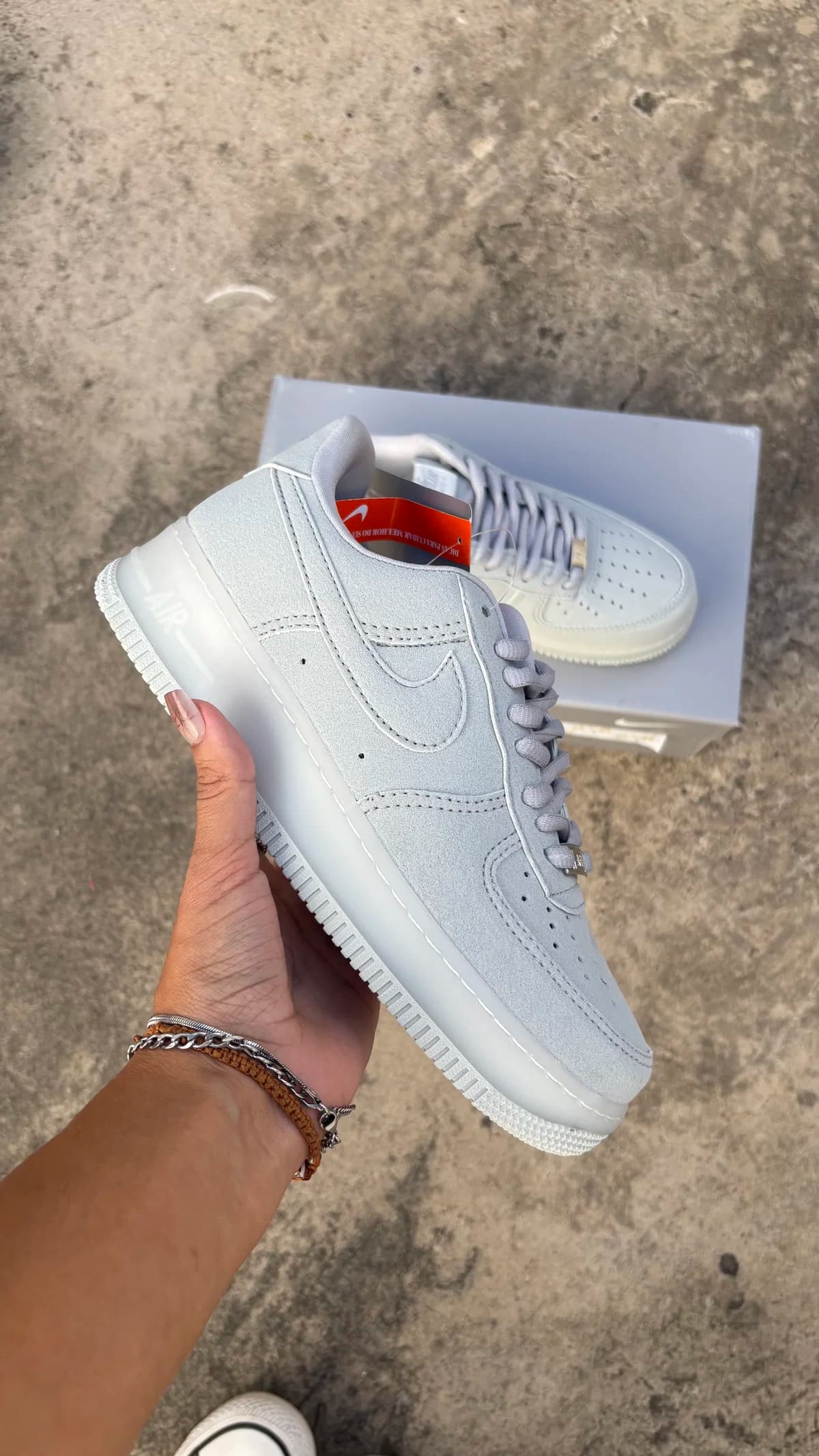 NIKE AIRFORCE GRIS CLARITO GAMUZA G5