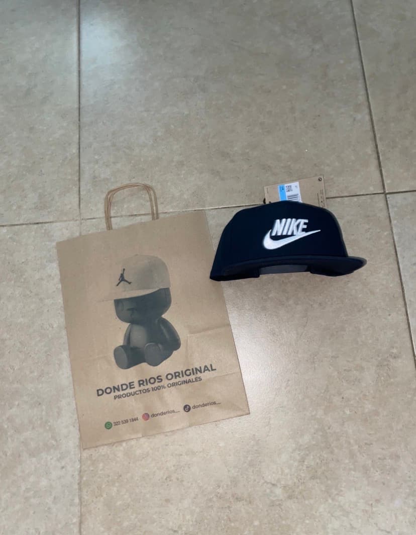 Gorra Nike clásica negra