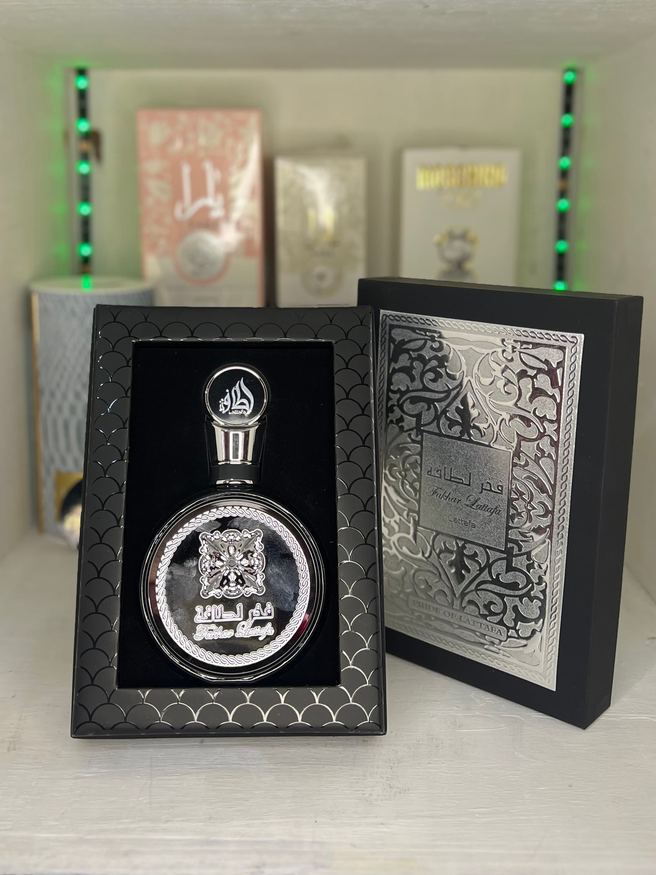 Lataffa Fakhar Black Extrait EDP 100ml
