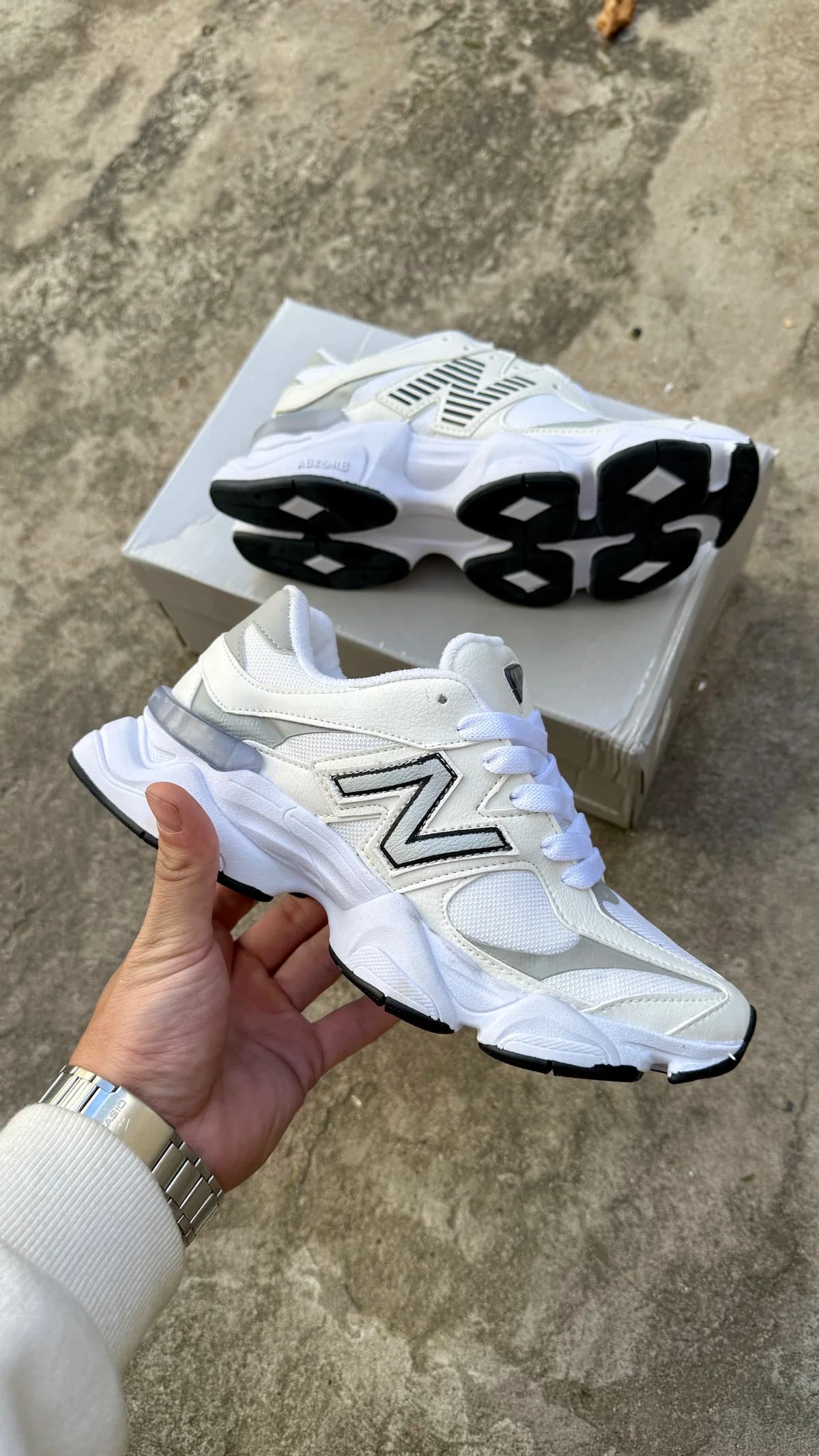 NEW BALANCE 9060 BLANCAS CON GRIS