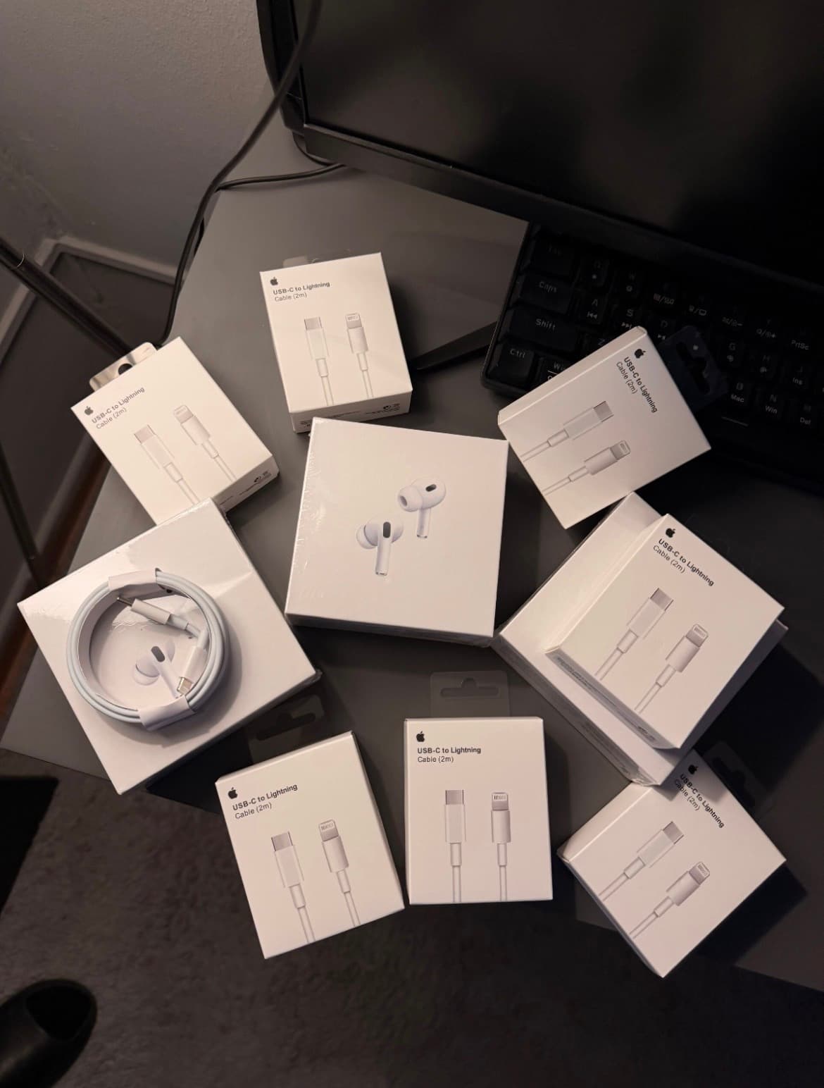 AirPods Pro 2 + Cable Lightning