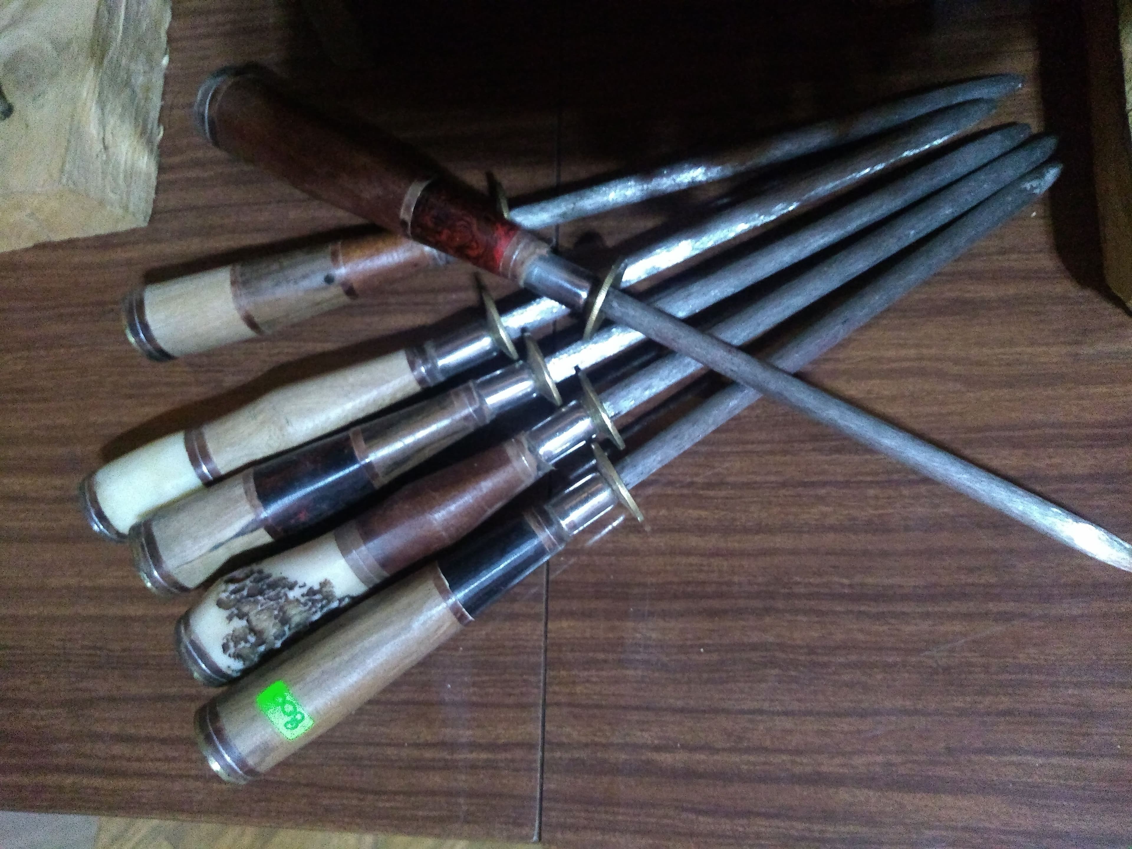 Chairas hechas en acero al carbono